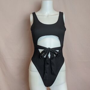 PrettyLittleThing Black Cut Out Belted Monokini Scoop Back Swimsuit Size 4